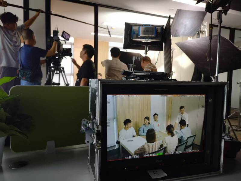 同江市TVC拍摄公司：科技产品视觉化大师，诠释未来感与功能美学