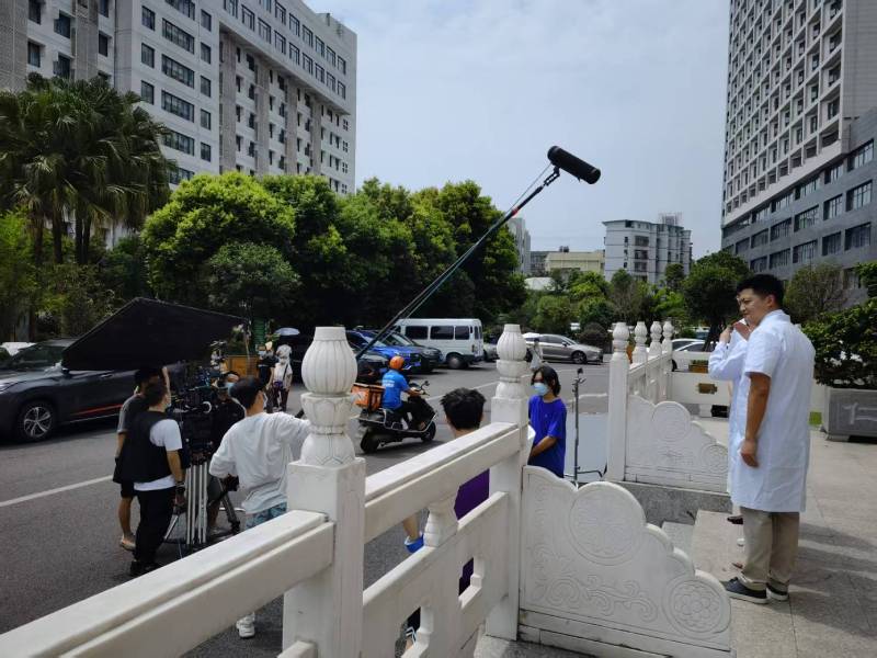 同江市广告片拍摄公司低成本实现高规格制作的诀窍